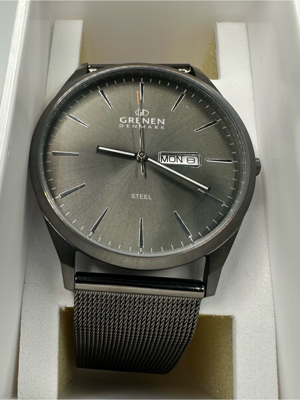 Grenen Denmark M-44XLUUC Steel Mesh Watch Gray Dial Day Date Quartz Box